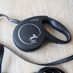 New FLEXI Leash, Medium Size 