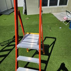 Step ladder