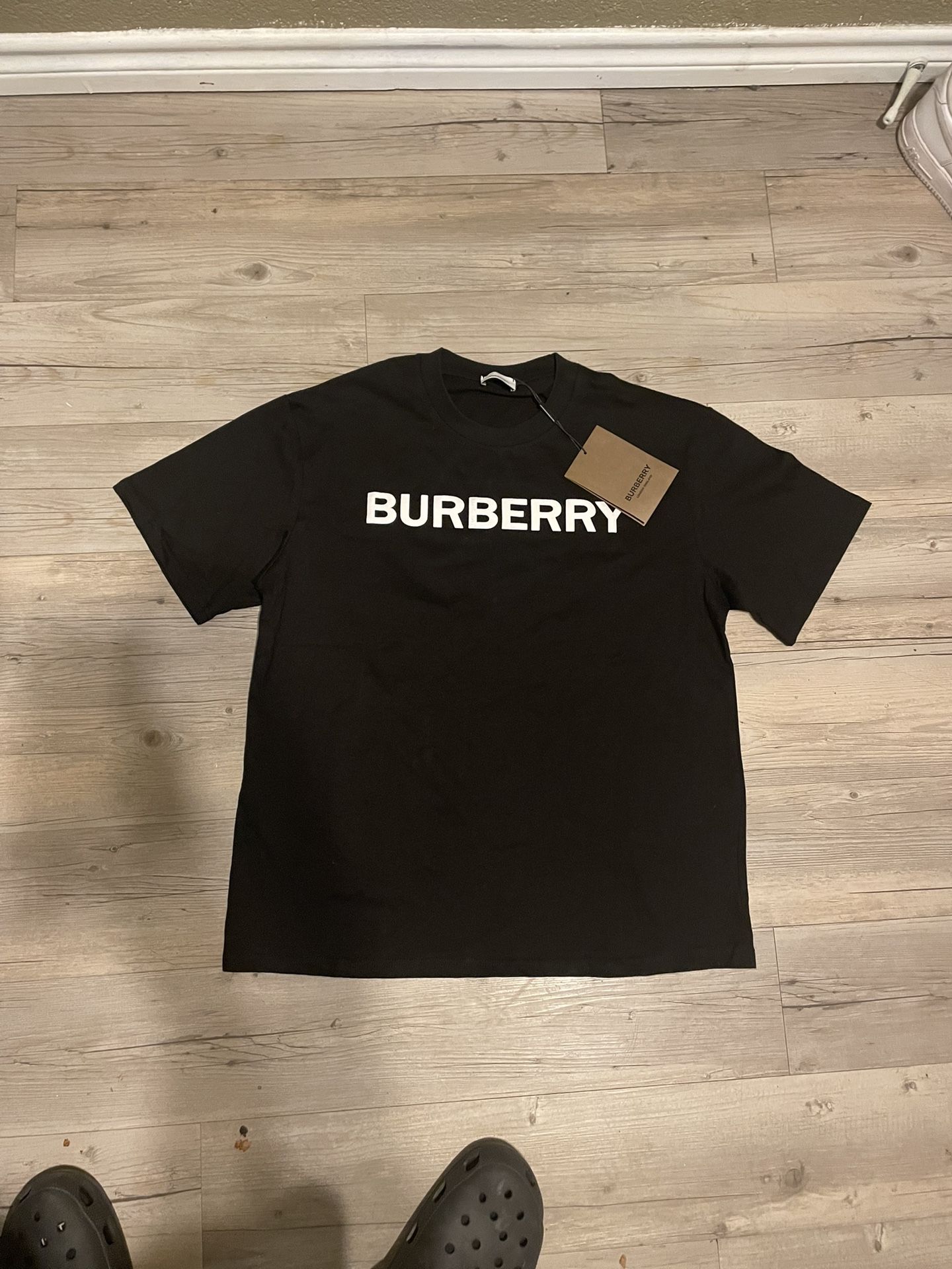 Burberry Tee Size Large Brand New Never Been Worn 