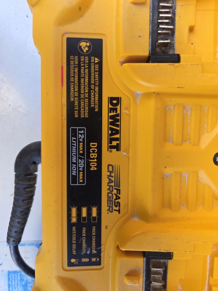 DeWalt Charger