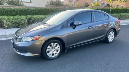 2012 Honda Civic LX 4 Door 4 Cyl Auto A/C 35 MPG Runs Great Clean Title.