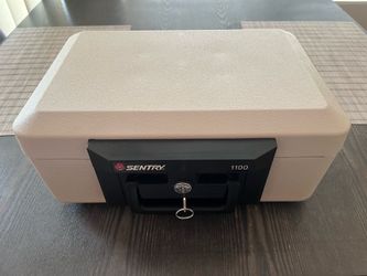 SENTRY FIREPROOF SAFE