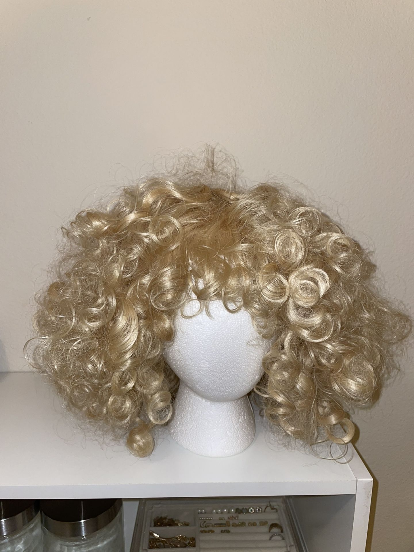 Blonde Short Curly Wig 