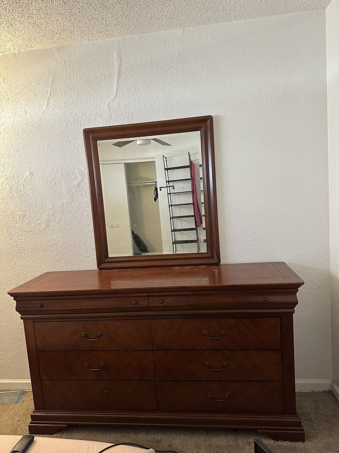  8-Drawer Rectangular Vintage Dresser & Mirror
