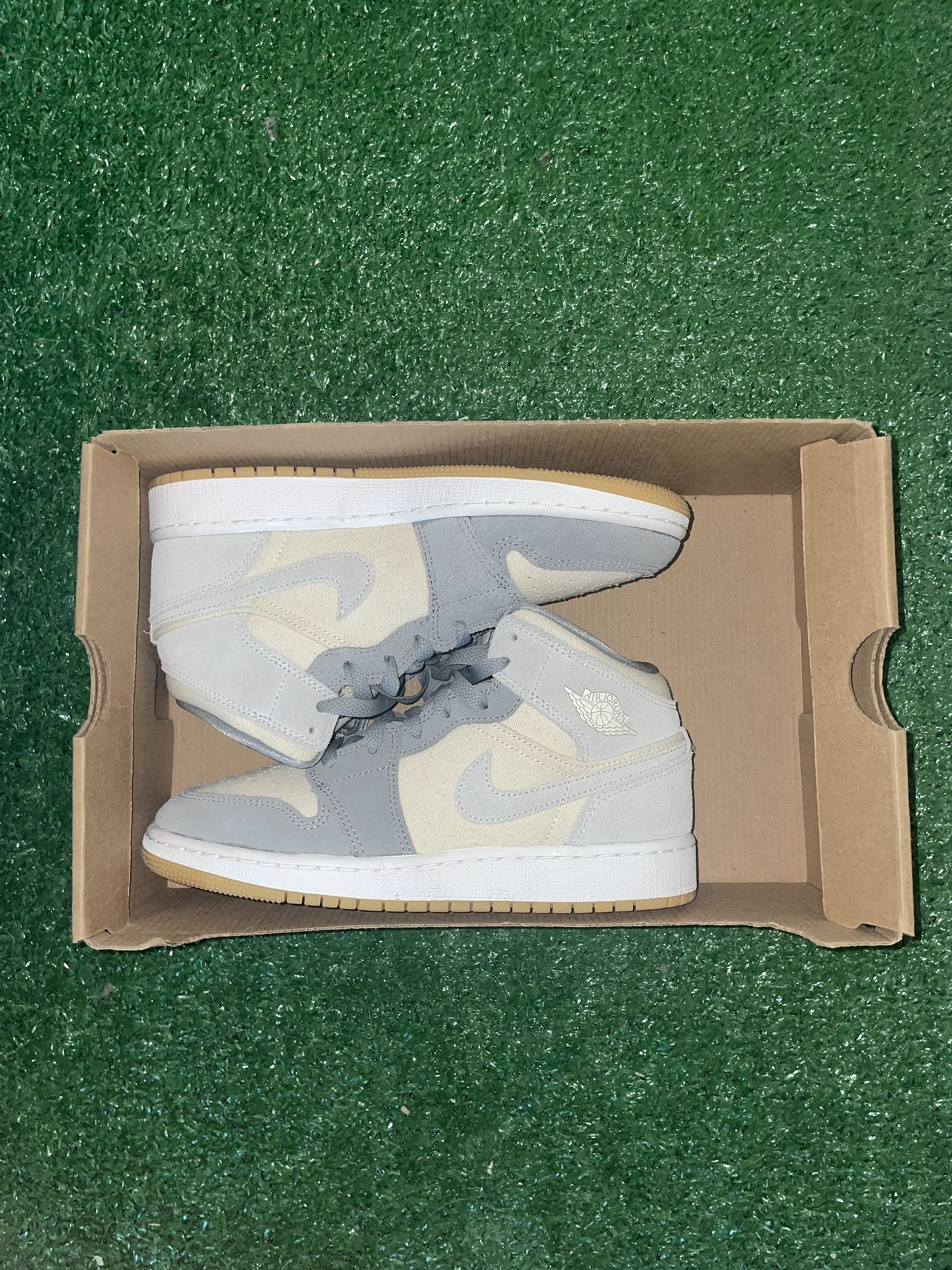 Size 5 - Air Jordan 1 SE Mid Coconut Milk Particle Grey- Refurbished box
