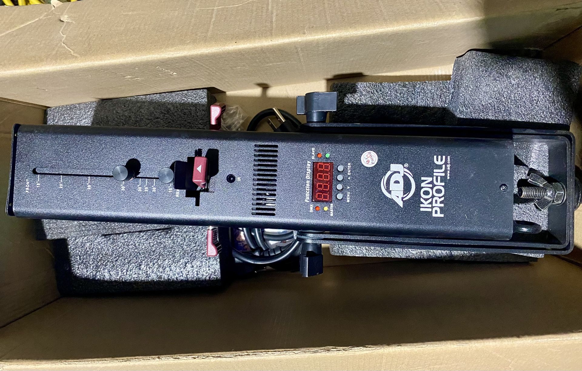 Adj Ikon Profile Spot Light And Gobo 