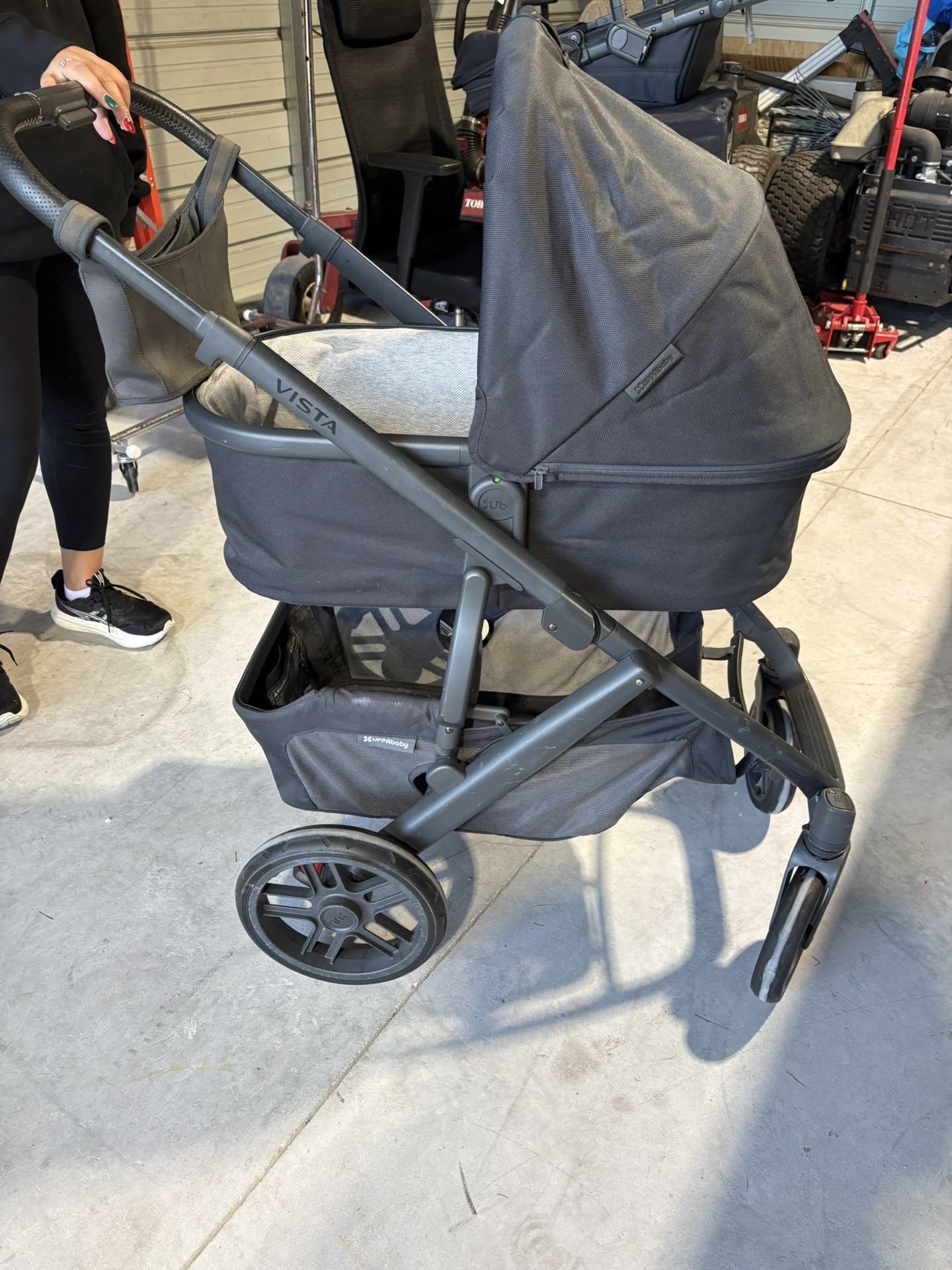 UPPAbaby Vista V2 Stroller + Bassinet 