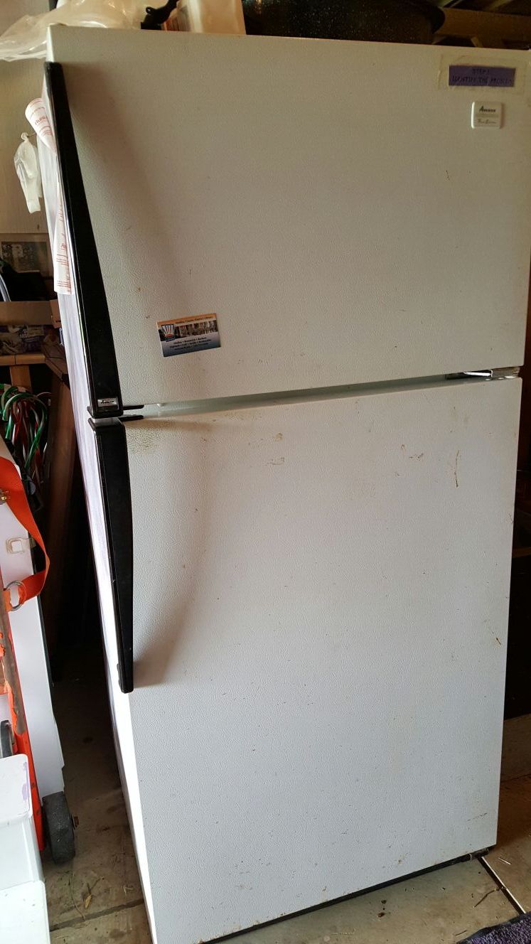 Really ugly old amana first edition fridge