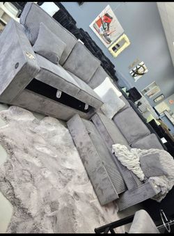 ✨️ Sectionals, 2pc Sofas ✨️ Furniture Queen Bedrooms, Dining Avail