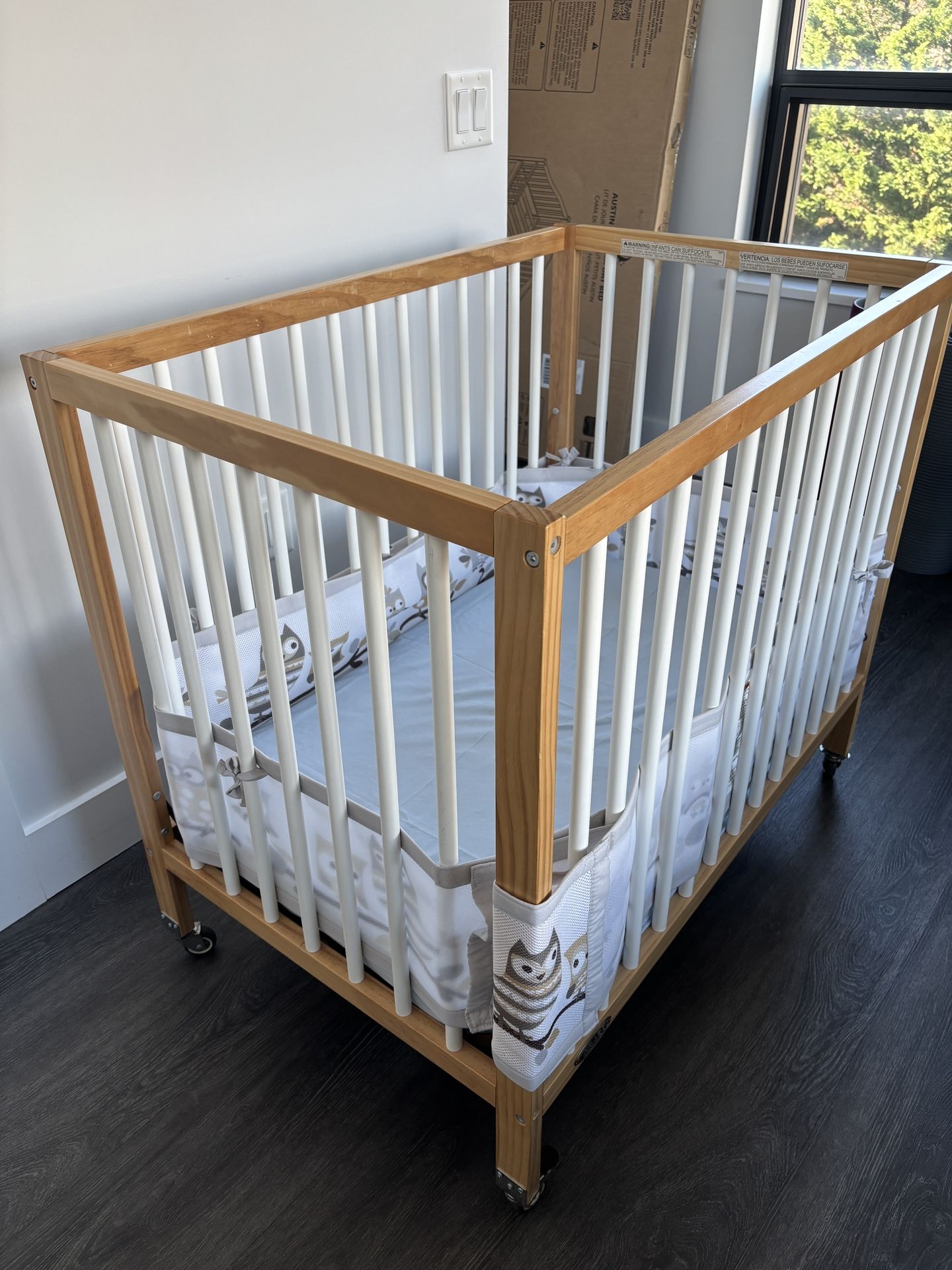 Baby Crib and Mattress 24x38