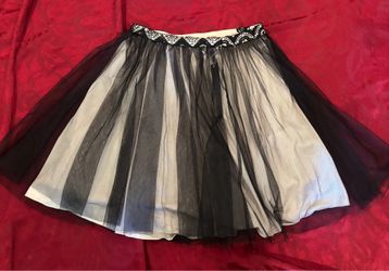 Hermosa falda nueva talla mediana