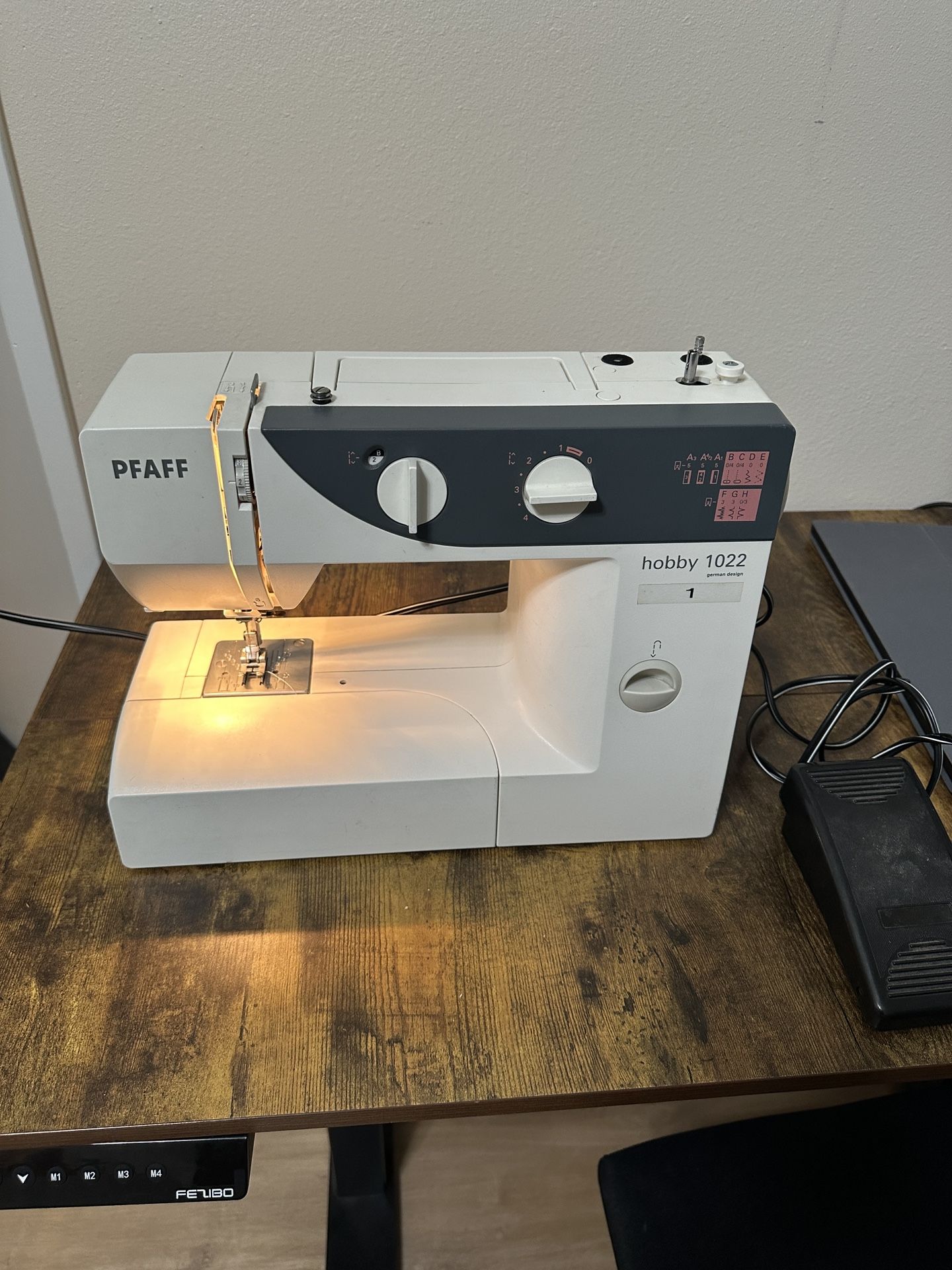 PFAFF Sewing Machine