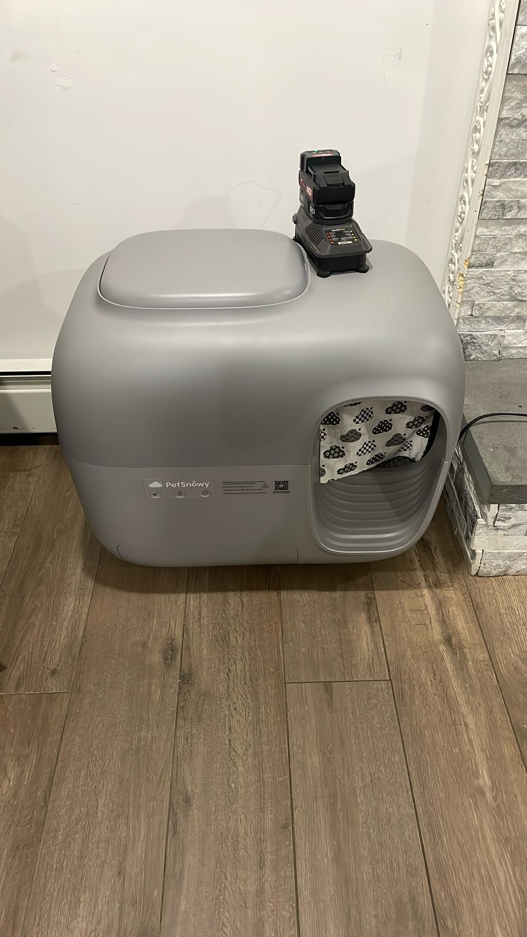 Pet Snowy Smart self cleaning cat litter