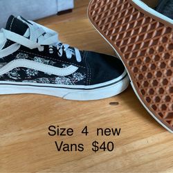 New Vans ..Black/white Floral  Sz. 4