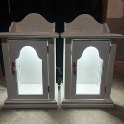 2 Matching Wooden Nightstands