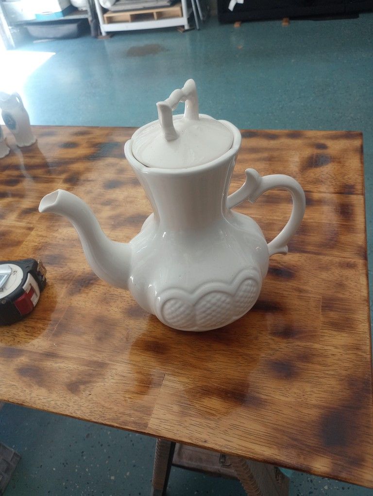 Vintage Eschenbach Porcelain Teapot 