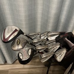 Mens righty golf club set with a golf bag
