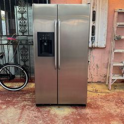 G.E Stainless Steel Refrigerator 