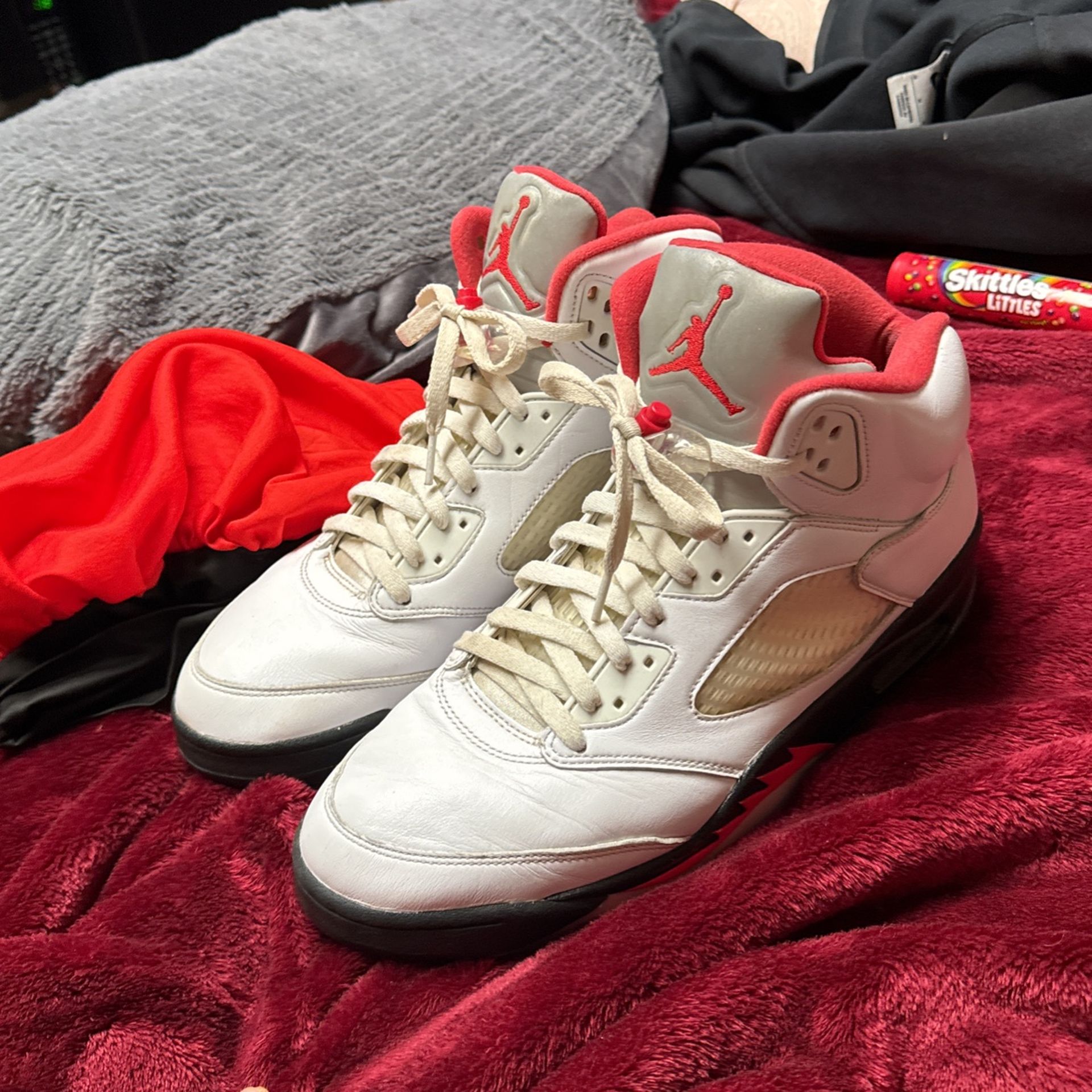 Jordan 5 Red Fire