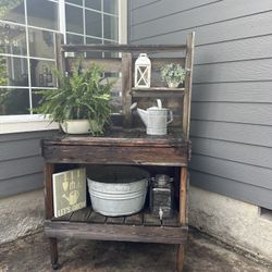 Outdoor Palet Bar/Potting Station 