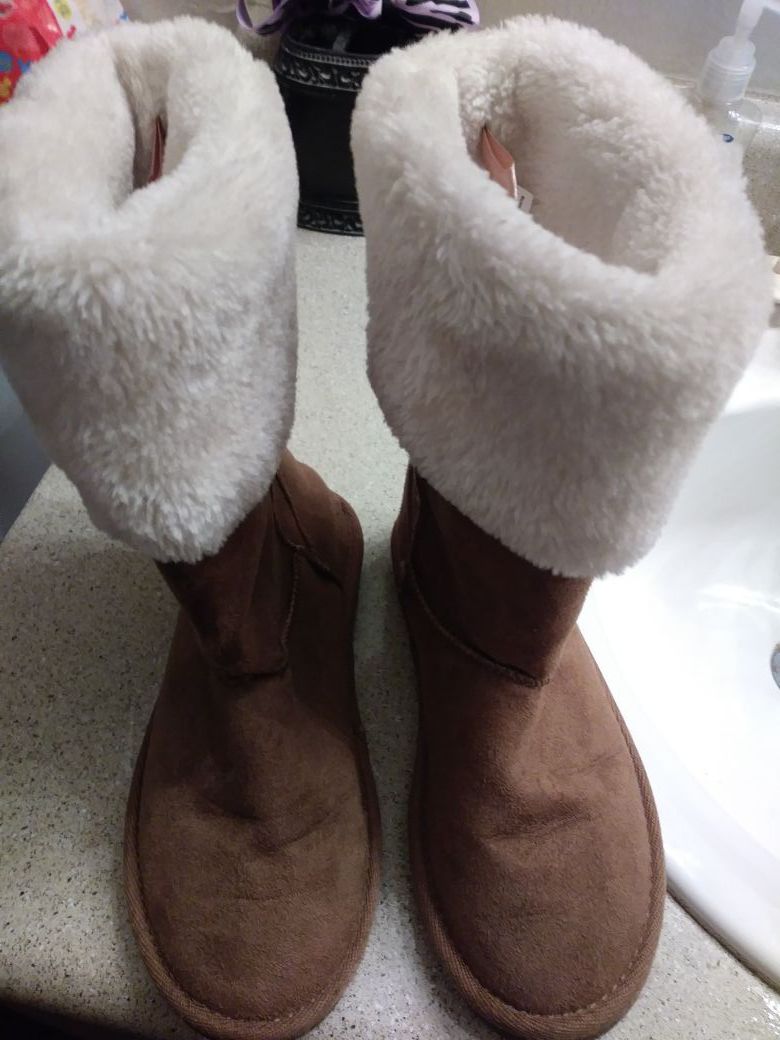 Girls size 2 boots