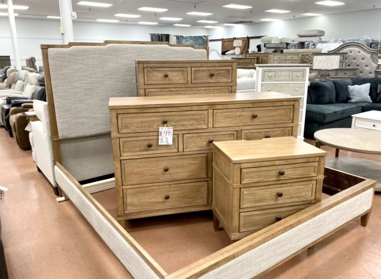 New King Bedroom Set — SPECIAL