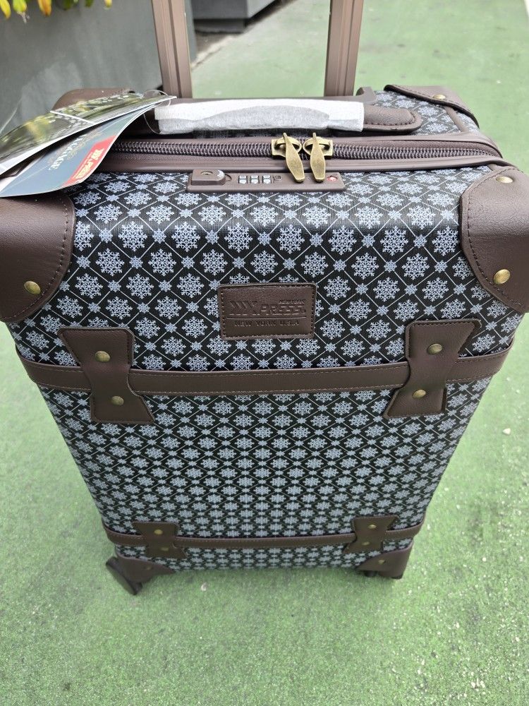 Travel Suitcase 30" 8 Wheels Spinner Hard Shell New With Tags Tsa Lock Extra Lightweight Expandable Waterproof