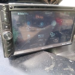 Boss Audio Receiver Touch Screen Clean No Scratches