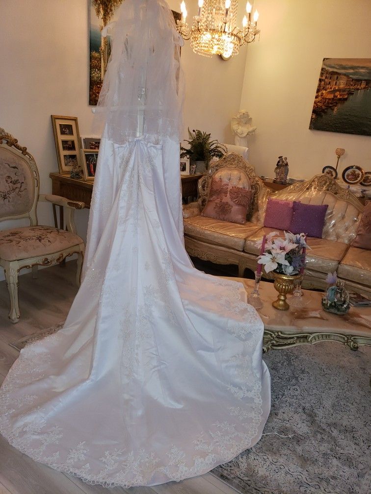 NEW WEDDING DRESS -HEAVY SATIN Beautiful BEADWORK - DETACHABLE 7FT train.