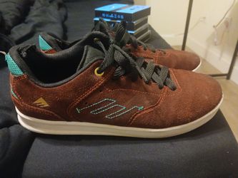 Emerica skate shoes