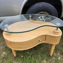 Nice Table With Glass Top  👓  In Good Condition 