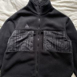 ACG fleece size Large