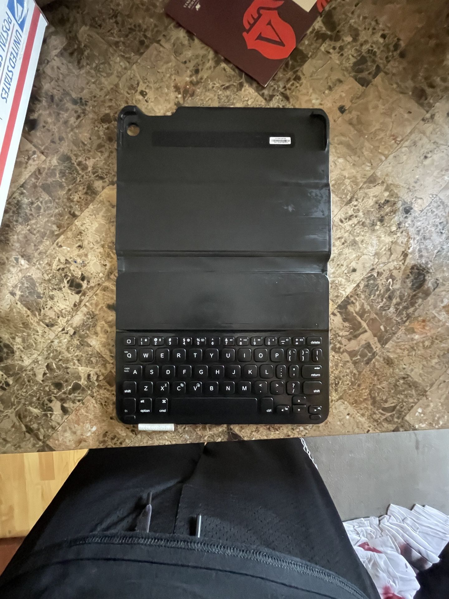 Logitech i5 Ultrathin Portfolio Case Folio with Keyboard for iPad Air Gen1