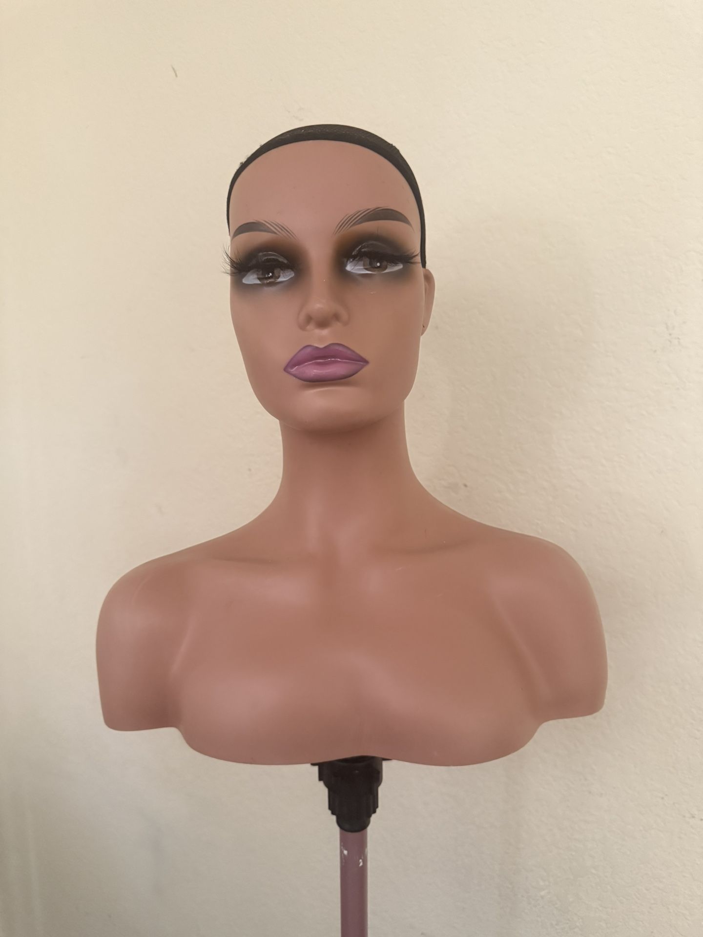 Mannequin/Doll Head On Tripod