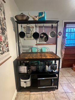 Hightop 3 tiered island/kitchen table and chairs