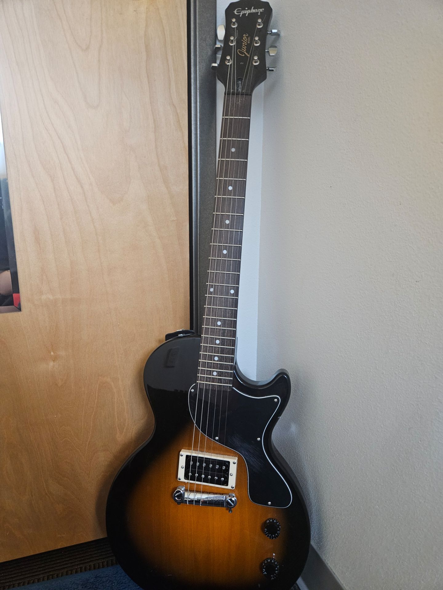 Electric Guitar & Amp