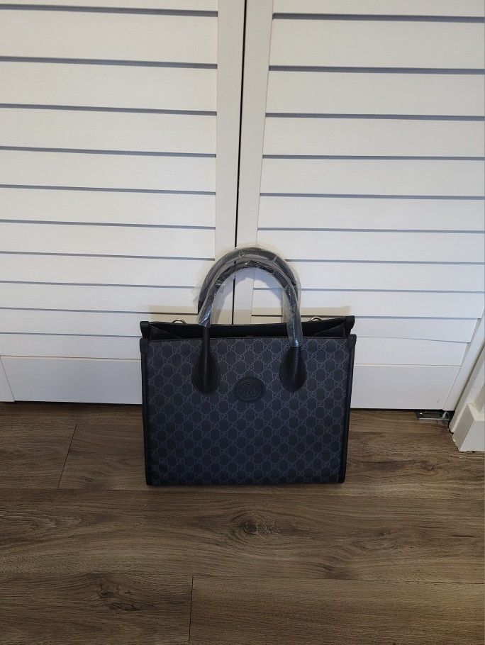 Men's Tote Bag With Interlocking Key