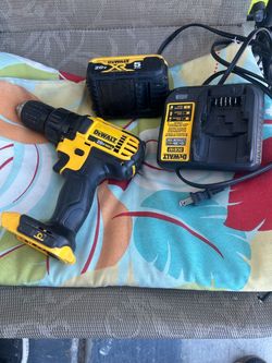 DEWALT 20V MAX XR 1/2 Inch Drill Driver Kit with 5 Ah POWERSTACK