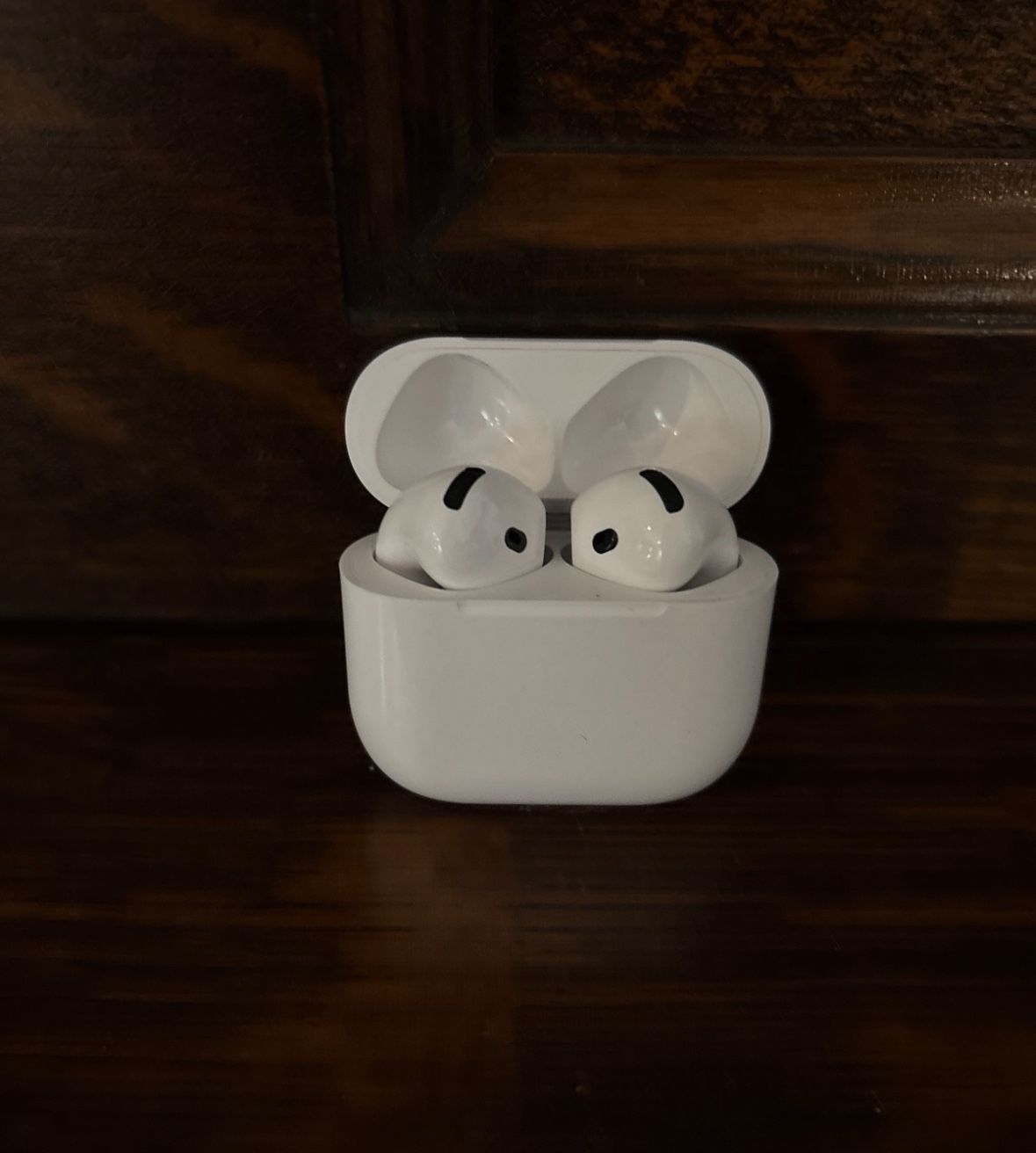 AirPod 4s Barley Used