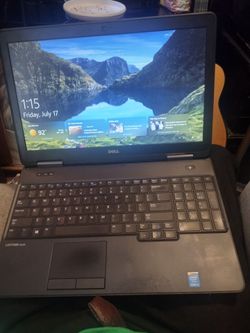 I have the Dell laptop gaming laptop I think good graphics Windows 10 Pro even those the Windows 8 Pro I think it's Windows 10 Pro I don't know how to