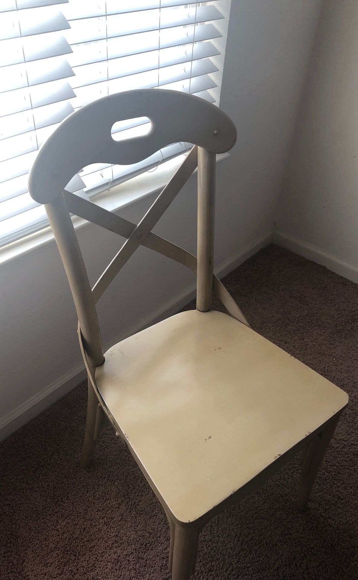 I’m looking for this chair/ busco silla como está