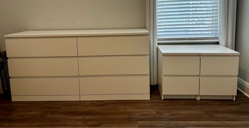 Dresser & Nightstand Set