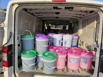 LAUNDRY DETERGENT 5 GALLON BUCKET & SOFTNER 