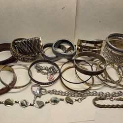 Vintage Modern Bangle Bracelets Elegant Designs Womans