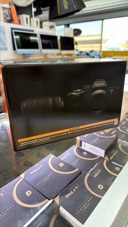 Sony a7 IV Mirrorless Camera kit with 28-80mm kit lens