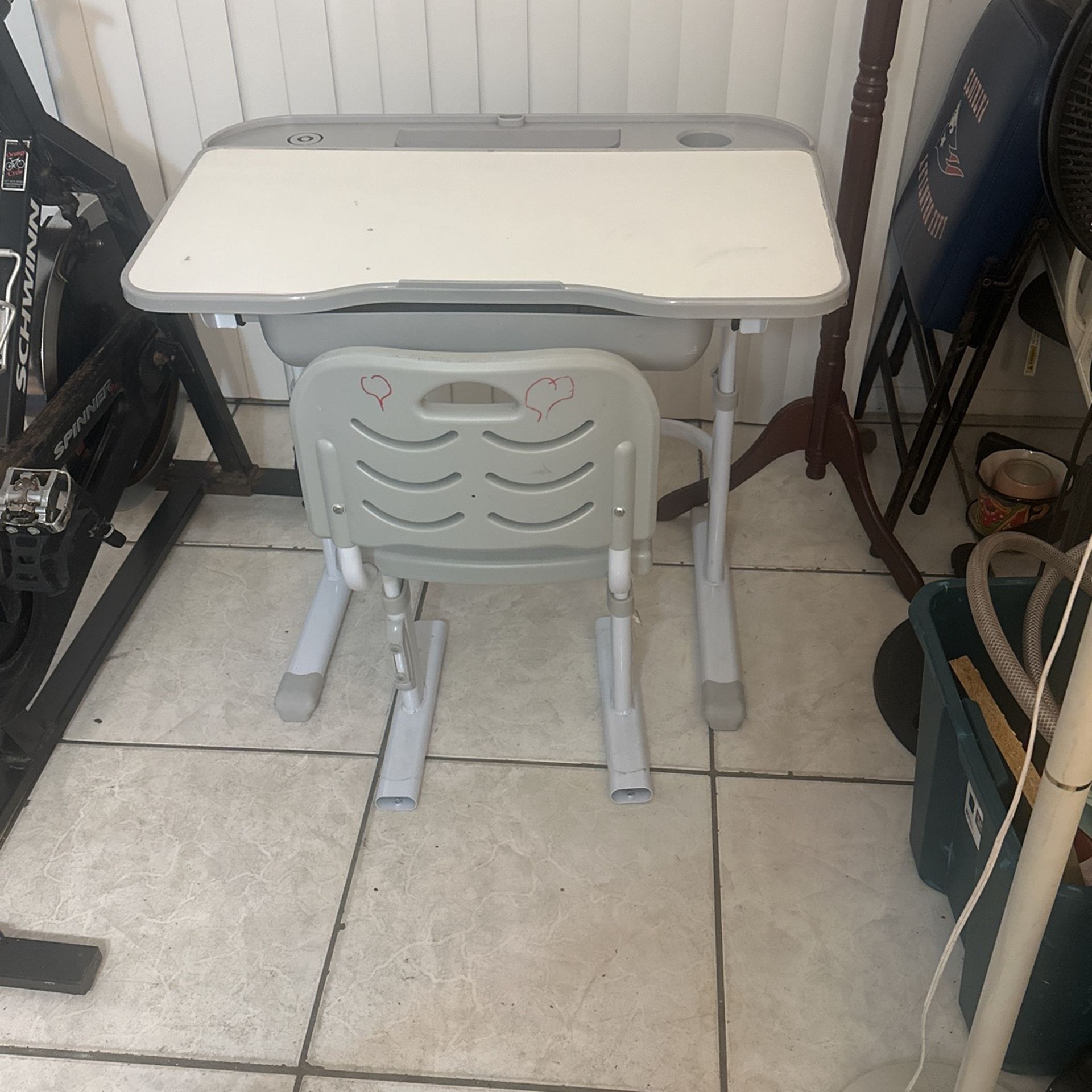 Ayustable Table And Chair Many Used Like Dine O Home Works