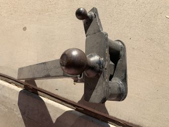 Truck hitch 2 5/16 12,500 tow capacity $70