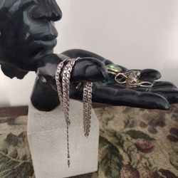 "Blowing A Kiss" Sculpture Statue Peaceful yet.... Made By  VITRUAVIAN COLLECTION. Original NO Copy.