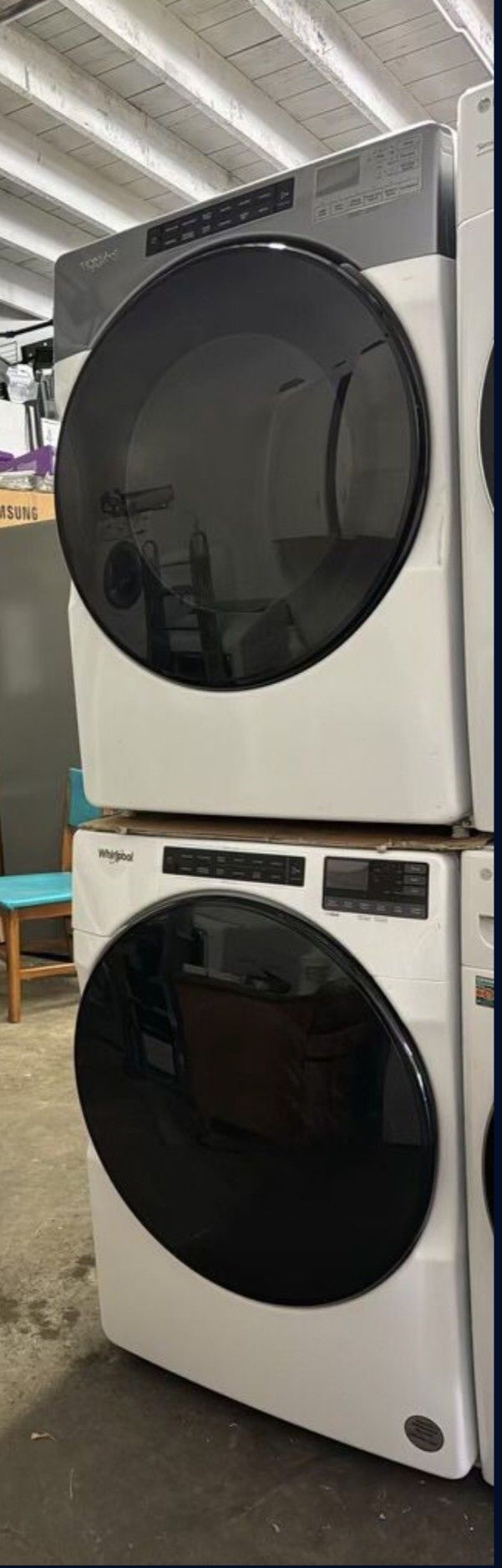 Whirlpool Washer And Gas Dryer 