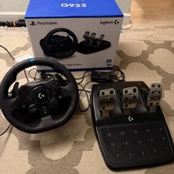 Logitech G923 Racing Wheel and Pedals for PS4 and PS5